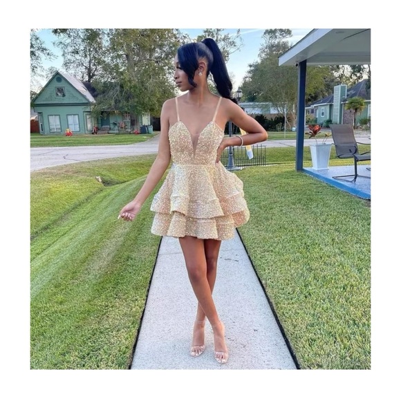 Womens’s Sequin Short Prom Dress with Spaghetti Straps - Picture 4 of 7